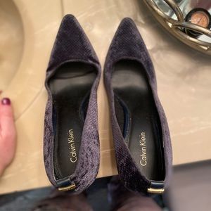 Calvin Klein velvet shoe with golden heel